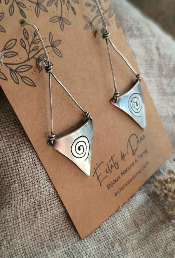 boucles d'oreilles pendantes spirale