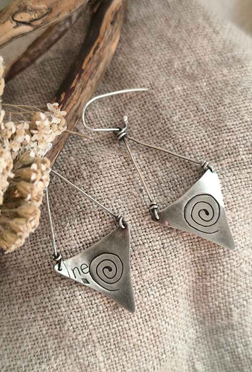 boucles d'oreilles pendantes spirale