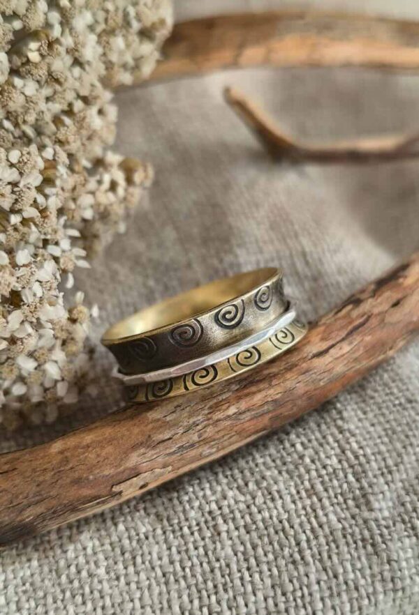 Bague Méditation MAVËA en laiton