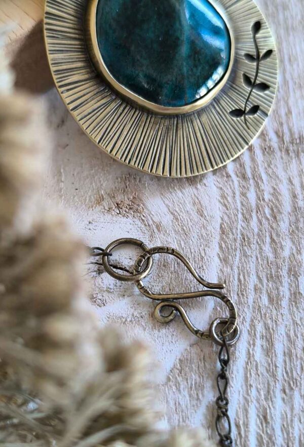 Collier spirale et nature en laiton