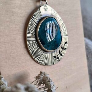 Collier spirale et nature en laiton