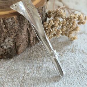 Bijou porte fleur en argent