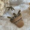 Broche (pin's) pot de fleur en laiton