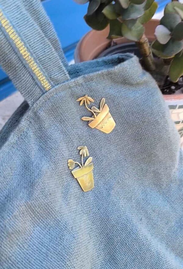 Broche Pin's petit pot de fleur