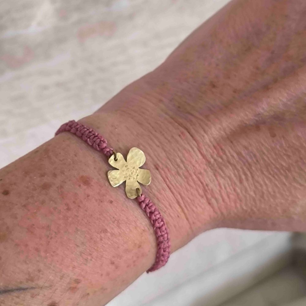 Atelier de création d'un bracelet fleur
